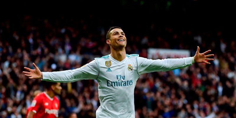 Chân sút CR7 sở hữu thu nhập cao nhất thế giới